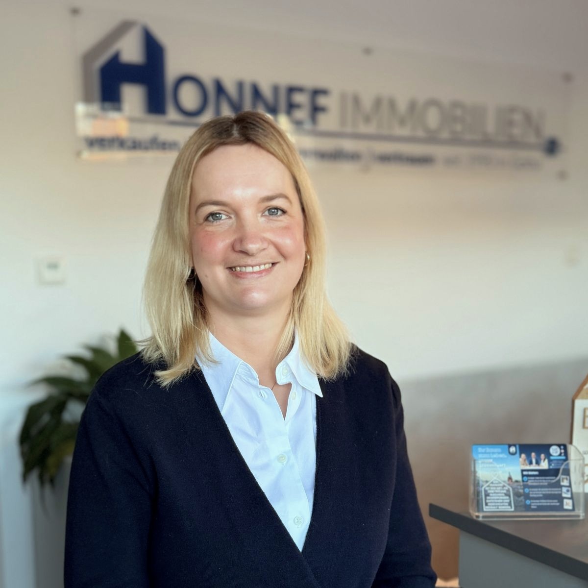 honnef-immobilen-team-susanne honnef-immobilen-team-Susanne