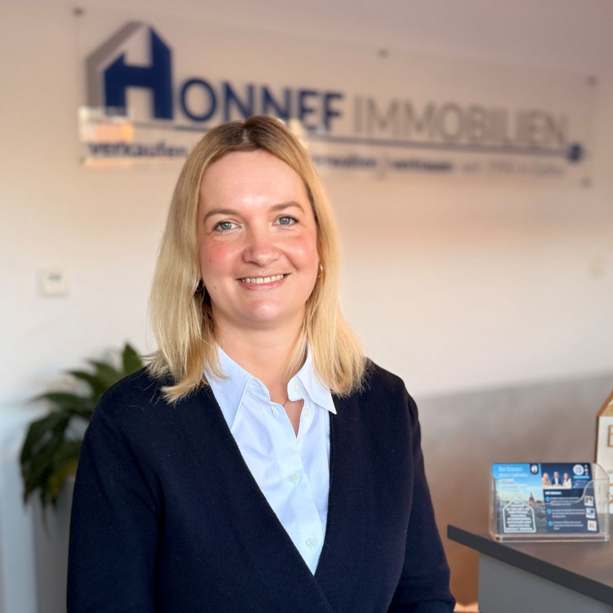 honnef-immobilen-team-susanne honnef-immobilen-team-Susanne